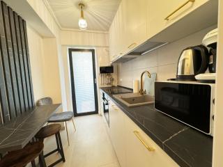 Luxury Studios Unique Residence opposite Palas with Parking - 1