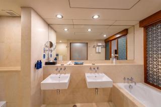 Radisson Blu Dhaka Water Garden - 7