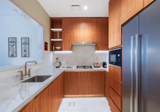 Modern 1BR Apartment, High Floor, Near Dubai Mall - 5