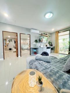 Sun and Moon House - 7