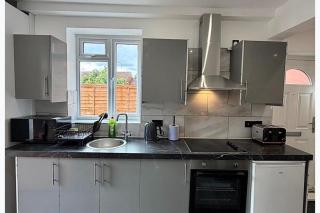 Modern 2 bed apartment sleeps 4 with private entrance in SE London - 8