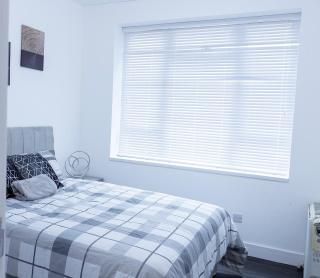 Modern 2 bed apartment sleeps 4 with private entrance in SE London - 5