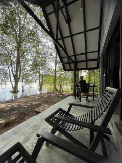 Aji fruit farm cottage peaceful lakeside farm stay with sunrise views 04 - 0