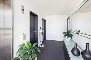 2 bedroom Penthouse Kirra Point no.18 - 9