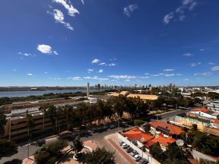 Vista para o RIO São Francisco - Ao lado da UNIVASF - 4min ORLA e Vila Bossa Nova- Conveniência no térreo-Piscina- Estacionamento e Portaria 24h, 2 QUARTOS, 5 HÓSPEDES - 1