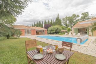 BaliBoHome, New, villa décor, close to Nîmes - 0