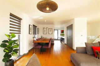 Elegant Cambridge Retreat with Parking - 6