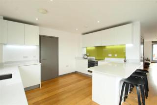 Elegant Cambridge Retreat with Parking - 5