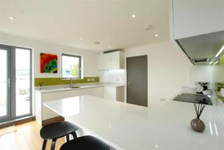 Elegant Cambridge Retreat with Parking - 4