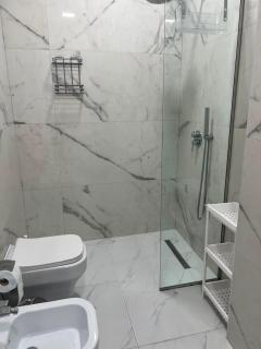 Tirana Lake View Premium Apartment - 8