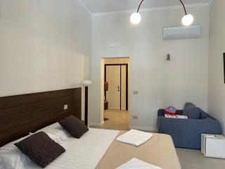 Dante Apartment by Pausa Stays Central & Design - 7