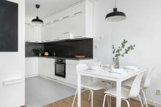 Modern Apartment with Parking and Workspace by Noclegi Renters - 9