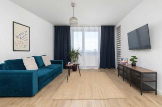 Modern Apartment with Parking and Workspace by Noclegi Renters - 0