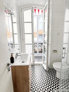 Grand Central House - Classic One Bedroom - GibraltarStay Apartments - 4