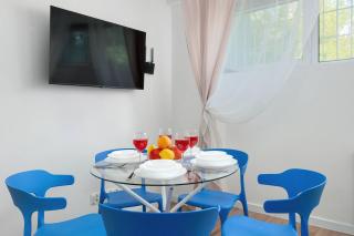 Bright Apartment in the City Centre Family City Break by Noclegi Renters - 5