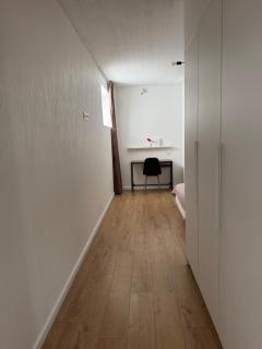 The Modern Center Flat - Steps to Shopping and Smiltyne Ferry - 6
