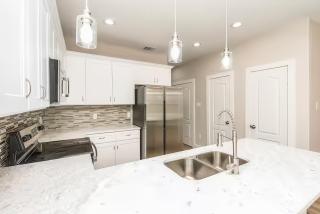 Reed Unit B Flexible Stay - Entire 4BR Home or Private Rooms with Shared Spaces - 0