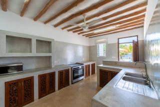 Casa Blanca Baharini Villa - 2