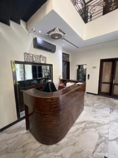 brick hotel & luxury suites - 9