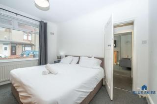 Millfield House by Blue Skies Stays - 4