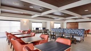 Holiday Inn Express Hotel & Suites Milwaukee Airport by IHG - 2
