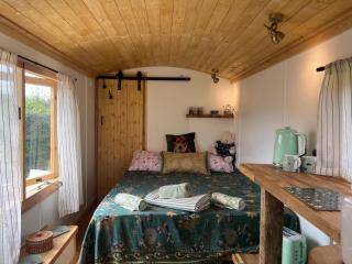 Shepherd Hut - 8