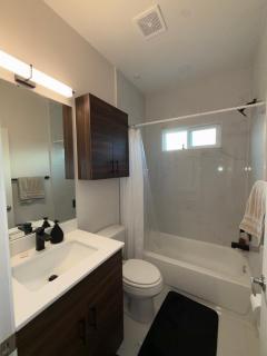 Newly build 2 bedroom 2 bathrooms condo - 7