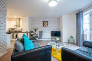 No12, Modern 2 Bedroom Apartment - 3