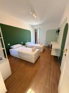 Almaré Luxury Beach Apartments - 4
