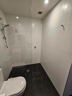 2 bed 2 bath Brighton Apartment close to Beach - 4
