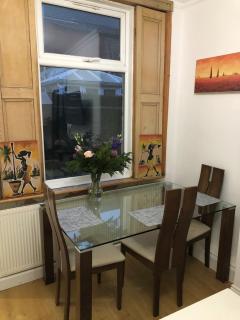 3 Bed House Sleeps 6 - Smart Tv - Free Parking - 5