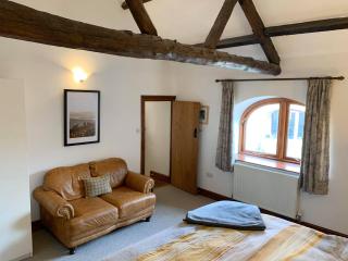 The Dairy - Barn conversion on Coast to Coast route near Catterick Garrison - 5