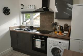 Cosy & Quiet - KING BED, Central, Smart TV - 3
