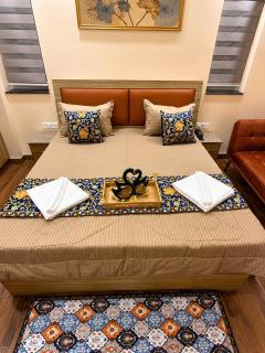 SUKHVAN RESIDENCY Golf Course Road - 4