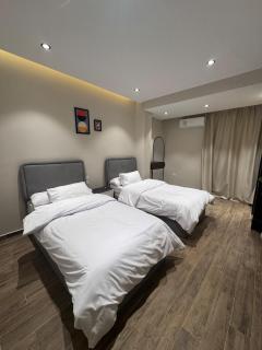Bright & Spacious 3BR Prime Zayed - 8