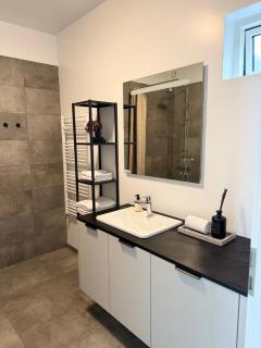 New Modern Two bedroom Apartment - 7