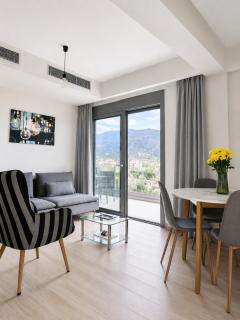 Comfy Vista Apartment - 2