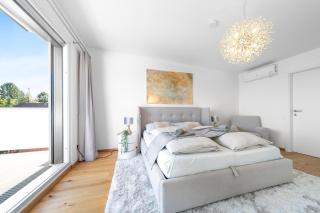 Modern Luxury Villa, 5 Bedrooms, Outdoor Grill - 1