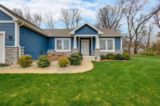 Audubon Woods Retreat 4BR 3BA Near Notre Dame - 1