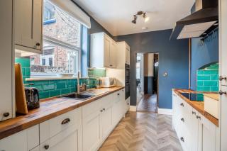 25 Compton Street - 8