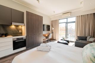 Menlyn Maine Trilogy Apartment 101 - 1