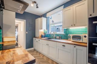 25 Compton Street - 9