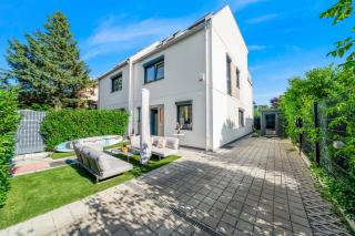 Modern Luxury Villa, 5 Bedrooms, Outdoor Grill - 0