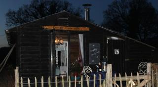 The Old Apple Shed cosy heated cottage in a meadow close to the charming village of Bethersden - Ashford - 5