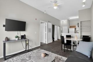 Contemporary 1BR at Mission Club - 2
