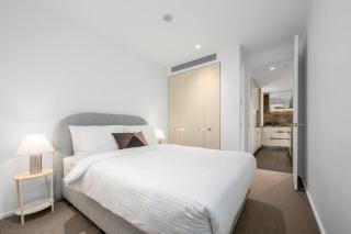 LaneStay - Modern 2BR with Parking and Pool & Gym - 1
