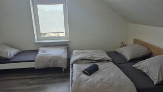 Modern 3 Bedroom Apartment 3 Single Beds Double Bed WiFi & Washer - 8