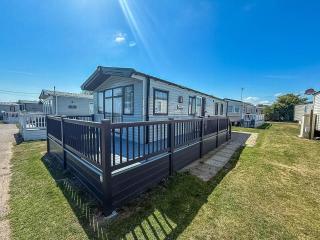 Beautiful 6 Berth Caravan, Nearby Beach In Suffolk Ref 68016Bs - 0