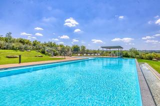 Luxury Golf Estate Retreat - 8