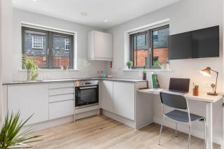 Boutique Exeter Abode - Parking - 3